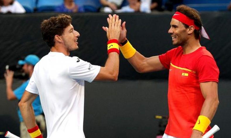 Tenistas Rafael Nadal y Pablo Carreño vencen en dobles a Japón en Copa ATP