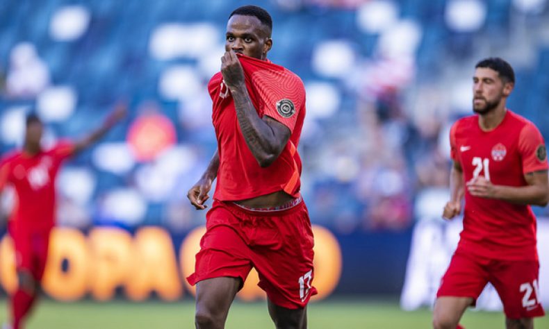 Cyle Larin aportó un doblete, Stephen Eustáquio y Junior Hoilett consiguieron los otros tantos, y Canadá arrolló el jueves 4-1 a Haití