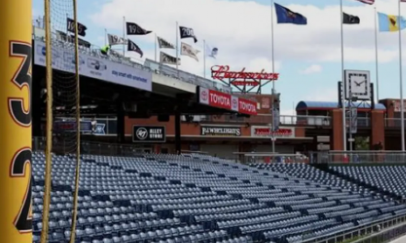 Filadelfia, Estados Unidos.- El plazamiento llegó un día después de que Trea Turner, astro de los Nacionales, abandonó el encuentro ante Filadelfia en la primera entrada, tras dar positivo de coronavirus.