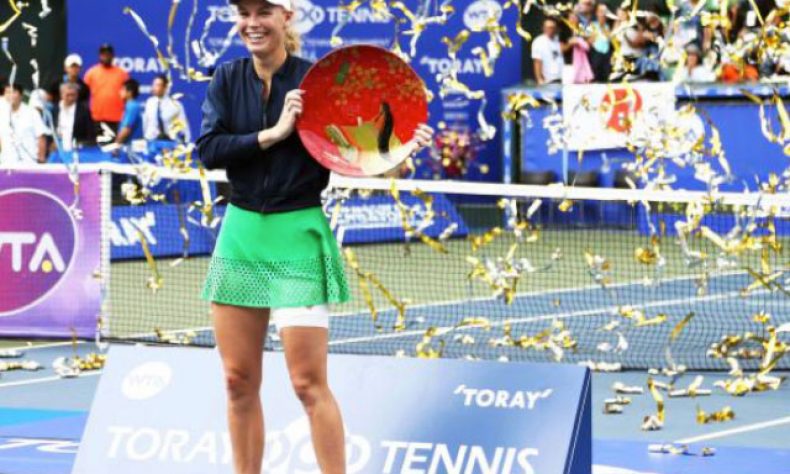 Caroline Wozniacki gana en Tokio