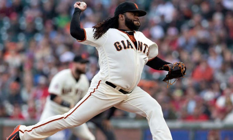 Dominicano Johnny Cueto hará su debut de la temporada el martes ante Piratas