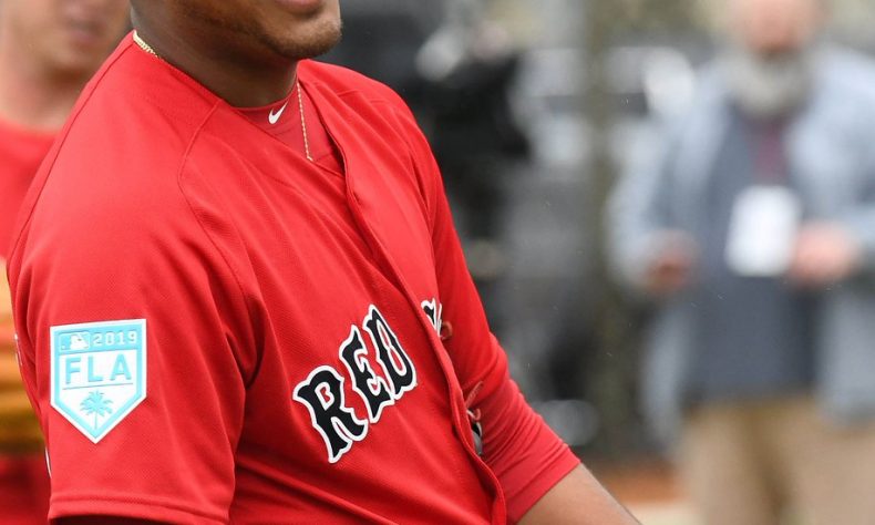 Medias Rojas de Boston subieron al venezolano Darwinzon Hernández a Grandes Ligas