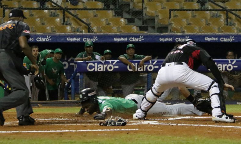 Estrellas Orientales ganan su sexto juego en línea tras vencer al Escogido