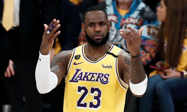 LeBron James dirige el ataque de los Lakers sobre Spurs