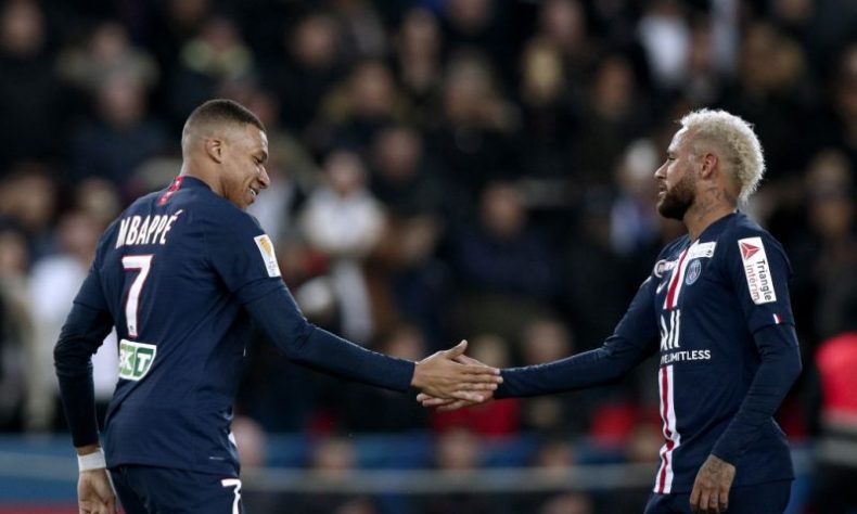 PSG desmiente que regalará a sus jugadores una funda teléfono de oro