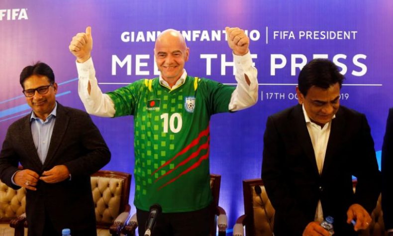 Gianni Infantino llama a castigar a los racistas tras el Bulgaria-Inglaterra