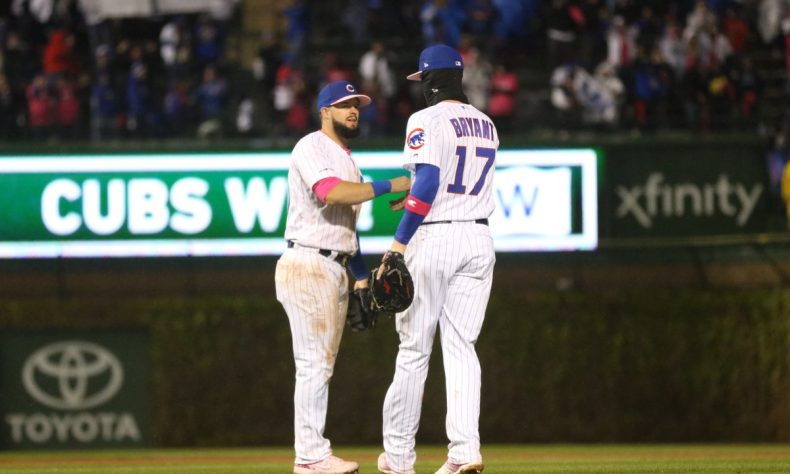 Javier Báez y Jon Lester brillan para darles serie a los Cachorros de Chicago sobre Cerveceros de Milwaukee