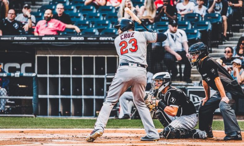 Dominicano Nelson Cruz consigue su primer juego de tres jonrones en su carrera