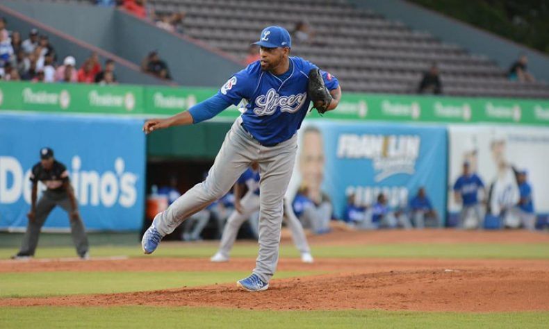 César Valdez se luce al lanzar juego completo; Licey derrota a Gigantes