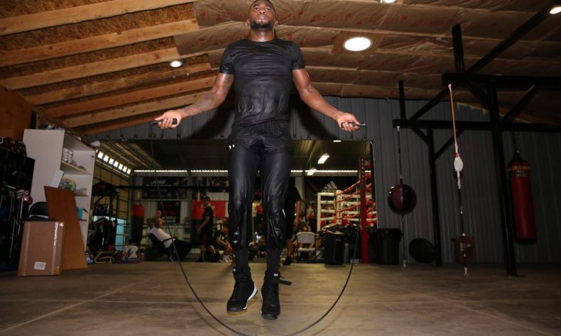 Dominicano Carlos Bronco Adames se prepara para su próximo combate ante el brasileño Patrick Teixeira