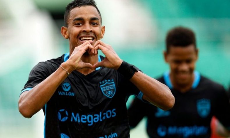 El Atlético Pantoja golea a Jarabacoa FC en el estadio olímpico Félix Sánchez y continúa invicto en la era de David González en su regreso a la LDF.