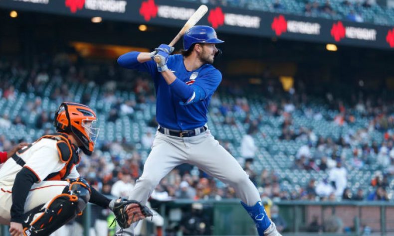 EE UU.-Múltiples informes, siendo el primero de Jeff Passan de ESPN, indican que los Gigantes han acordado un canje con los Cachorros para adquirir al infielder/jardinero Kris Bryant por el jardinero dominicano Alexander Canario y el lanzador Caleb Killian.