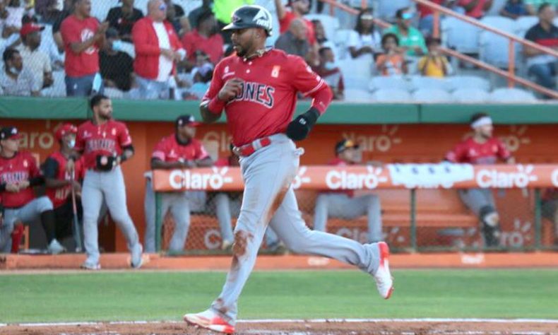 Leones caen en fiesta de batazos frente a los Toros
