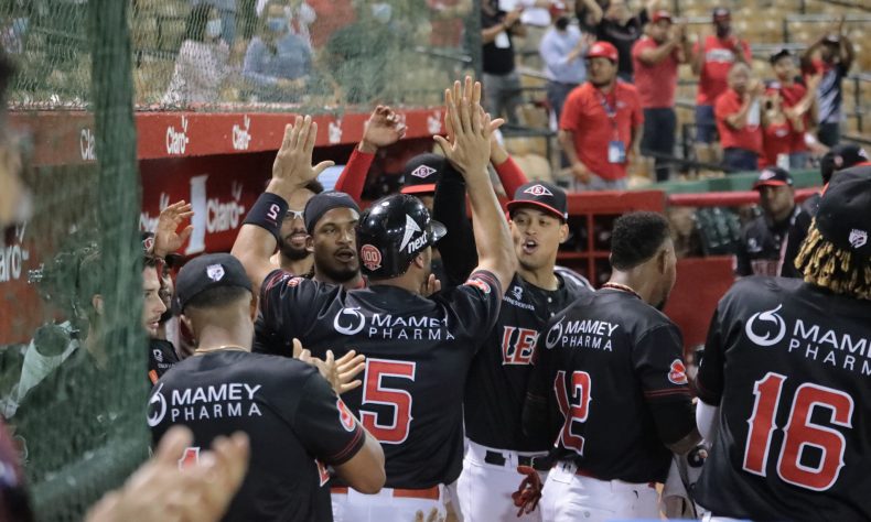 Albert Pujols remolca dos para dar victoria a Leones