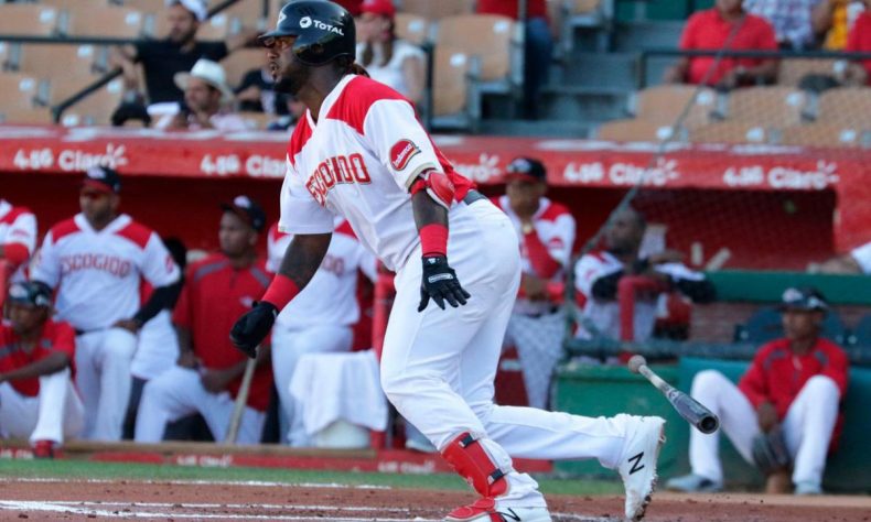 En una nota de prensa difundida por el Escogido, Reyes dijo que recibió permiso de Cleveland para jugar un mes y que espera debutar el 16 de noviembre. Viene de batear .254/.324/.522 con 30 jonrones en las Mayores en el 2021.