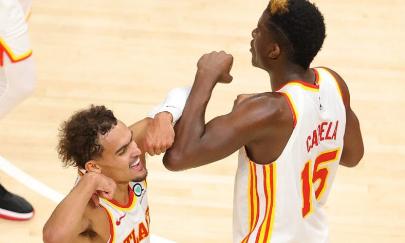 Young y Capela lideran a los Hawks en el triunfo sobre los Thunder
