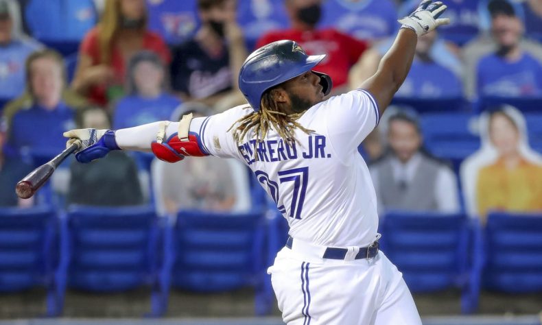 Guerrero Jr. 1B más joven en ganar un Bate de Plata