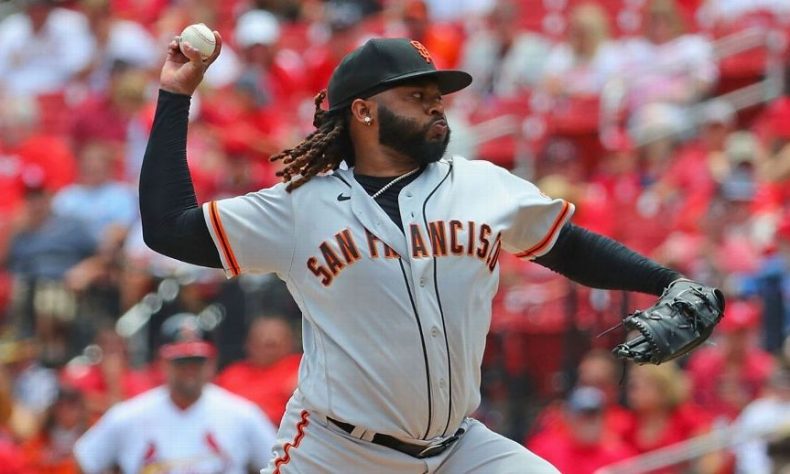 Johnny Cueto agente libre tras no ejercerse opción
