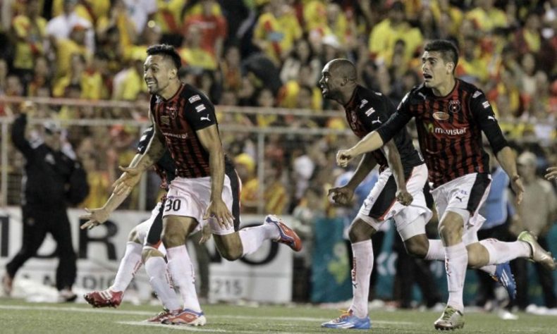 Liga de Costa Rica reanuda el fútbol en América en medio del coronavirus