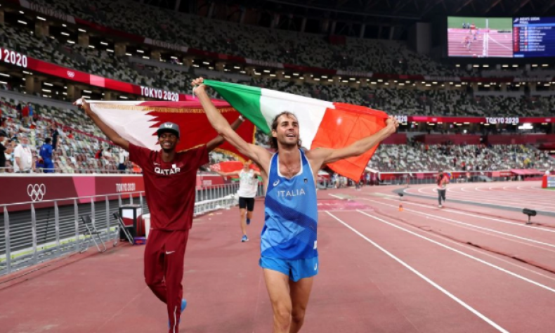 Los atletas Gianmarco Tamberi y Mutaz Barshim comparten medalla de oro