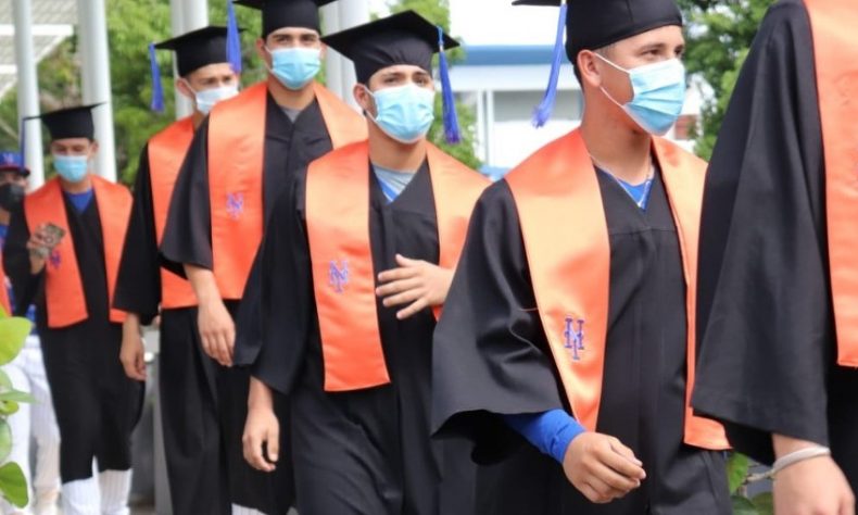 56 prospectos de los Mets se gradúan de bachiller