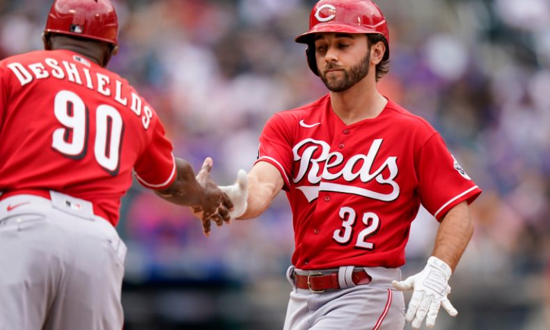 Schrock 5 hits, jonrones reemplazan a Votto, Rojos vencen a Mets