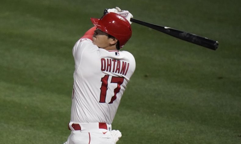 El toletero y lanzador de los Angelinos, Shohei Ohtani, lanzó una sesión en el bullpen sin problemas el miércoles luego de ser golpeado en la mano derecha por un pitcheo el sábado, y el derecho hará su próxima apertura el viernes contra los Rangers en el Angel Stadium.