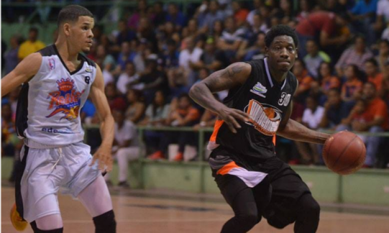 Huracanes del Atlántico fichan al norteamericano John Taylor