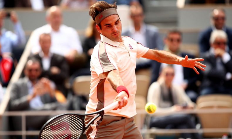 Roger Federer avanza a la tercera ronda en Roland Garros