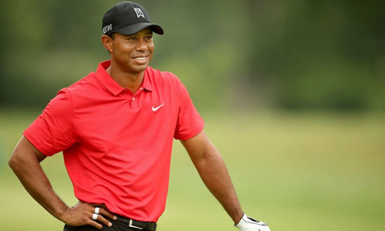 Tiger Woods recibe permiso médico para volver a jugar golf