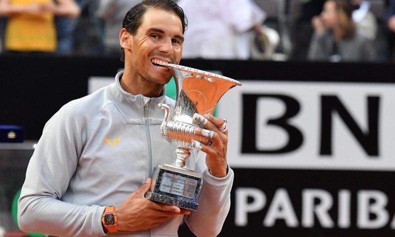Tenista Rafael Nadal deposita su noveno trofeo de Roma en su museo