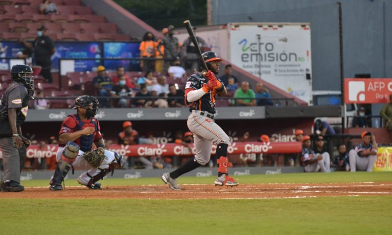 Bates de los Toros despiertan en triunfo sobre Gigantes
