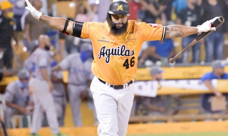 Águilas dejan en el terreno al Licey