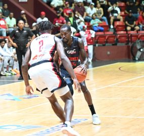 Burrell y Vargas se lucen en triunfo de Leones sobre Indios